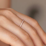 Or 14 carats haute clarté .58ctw coupe ronde micro pavé demi éternité 15 bague en diamant 2,5 mm alliance